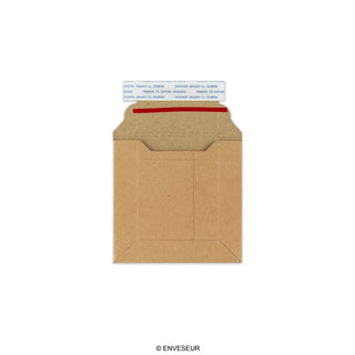 Manillaszínű kemény kartonboríték 120x120 mm