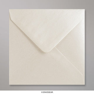 Osztrigafehér fényes boríték 130x130 mm