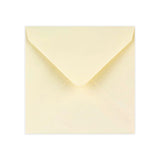 Elefántcsontszínű sima felületű boríték 130x130 mm