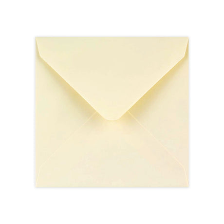 Elefántcsontszínű sima felületű boríték 130x130 mm