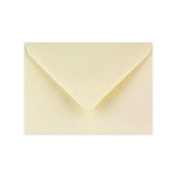 Elefántcsontszínű sima felületű boríték 114x162 mm (C6)
