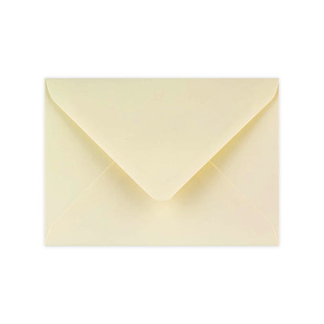 Elefántcsontszínű sima felületű boríték 114x162 mm (C6)